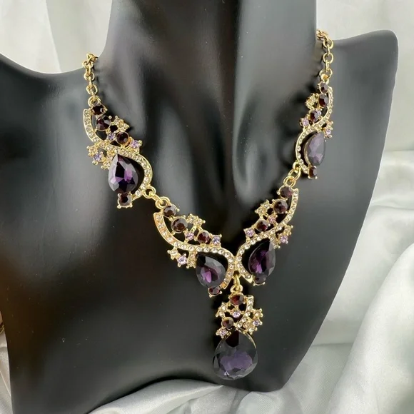 Queen Victoria luxury adjustable crystal and Gold and Purple Necklace - Picture 3 of 11